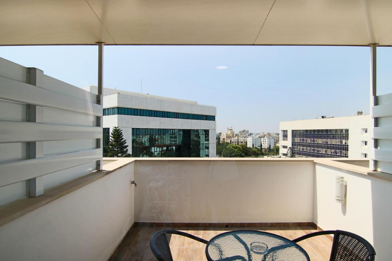 Phaedrus Living: Luxury Suite Nicosia 505 エクステリア 写真